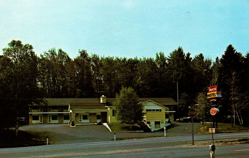 Rainbow Motel - Vintage Postcard